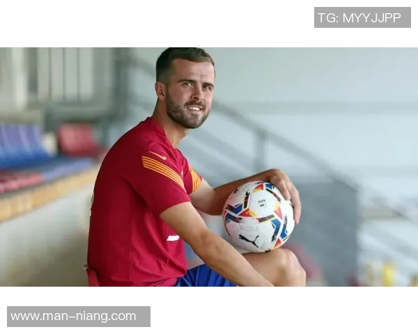 足球巨星真情致辞点燃赛场激情共谱绿茵盛典新篇章